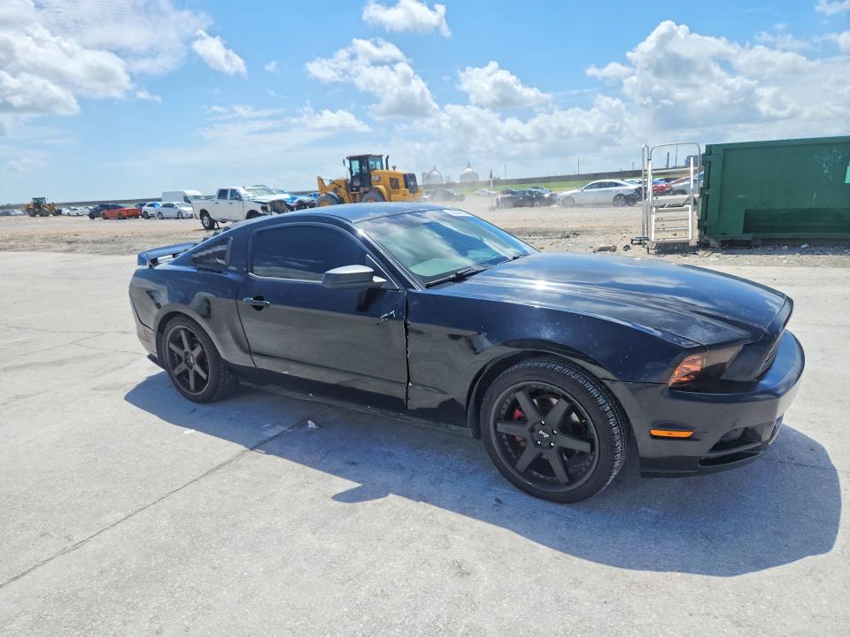 58542966 :رقم المزاد ، 1ZVBP8AM8E5326334 vin ، 2014 Ford Mustang مزاد بيع