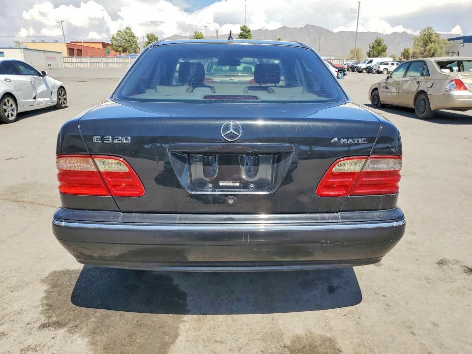 Продаж на аукціоні авто 2002 Mercedes-benz E, vin: WDBJF82J62X072000, номер лоту: 56054026