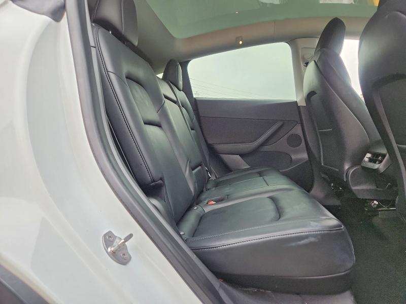 55805276 :رقم المزاد ، 5YJYGDED7MF125909 vin ، 2021 Tesla Model Y مزاد بيع