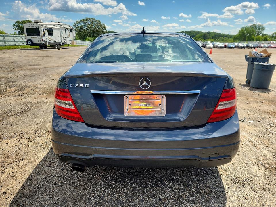 Продажа на аукционе авто 2013 Mercedes-benz C250, vin: WDDGF4HB4DA786451, номер лота: 56880616