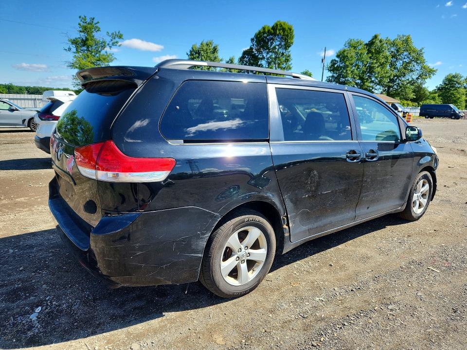 Продажа на аукционе авто 2014 Toyota Sienna, vin: 5TDKK3DCXES474552, номер лота: 56601926