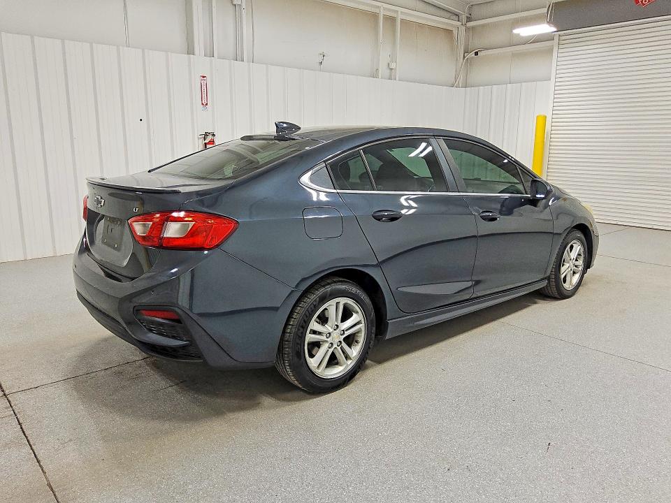 58540086 :رقم المزاد ، 1G1BE5SM3J7229037 vin ، 2018 Chevrolet Cruze مزاد بيع