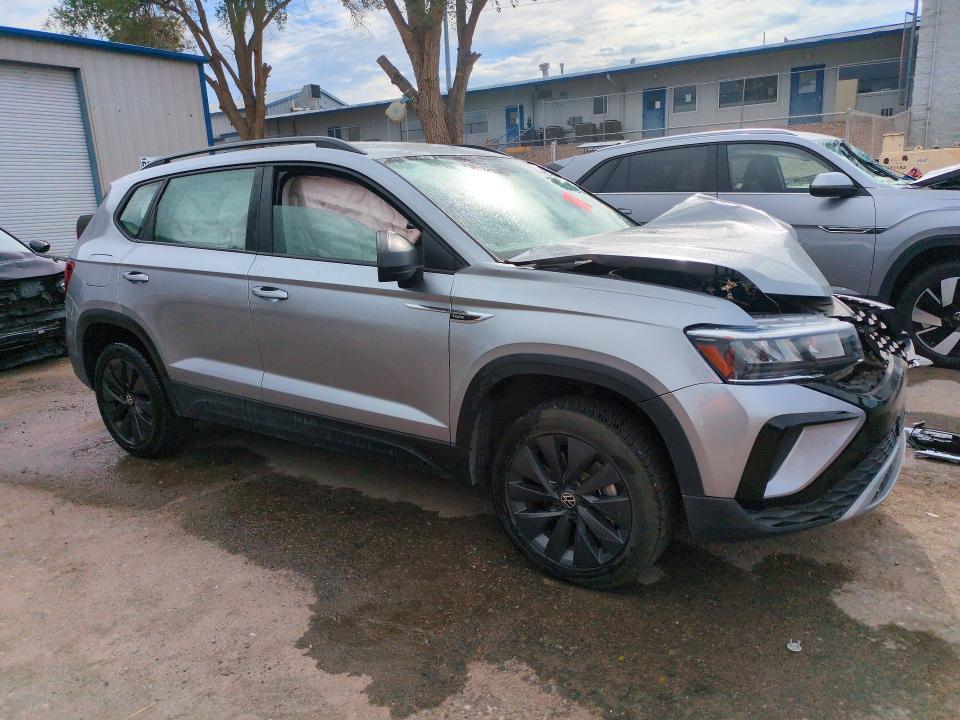 56755366 :رقم المزاد ، 3VV5X7B25RM059338 vin ، 2024 Volkswagen Taos مزاد بيع