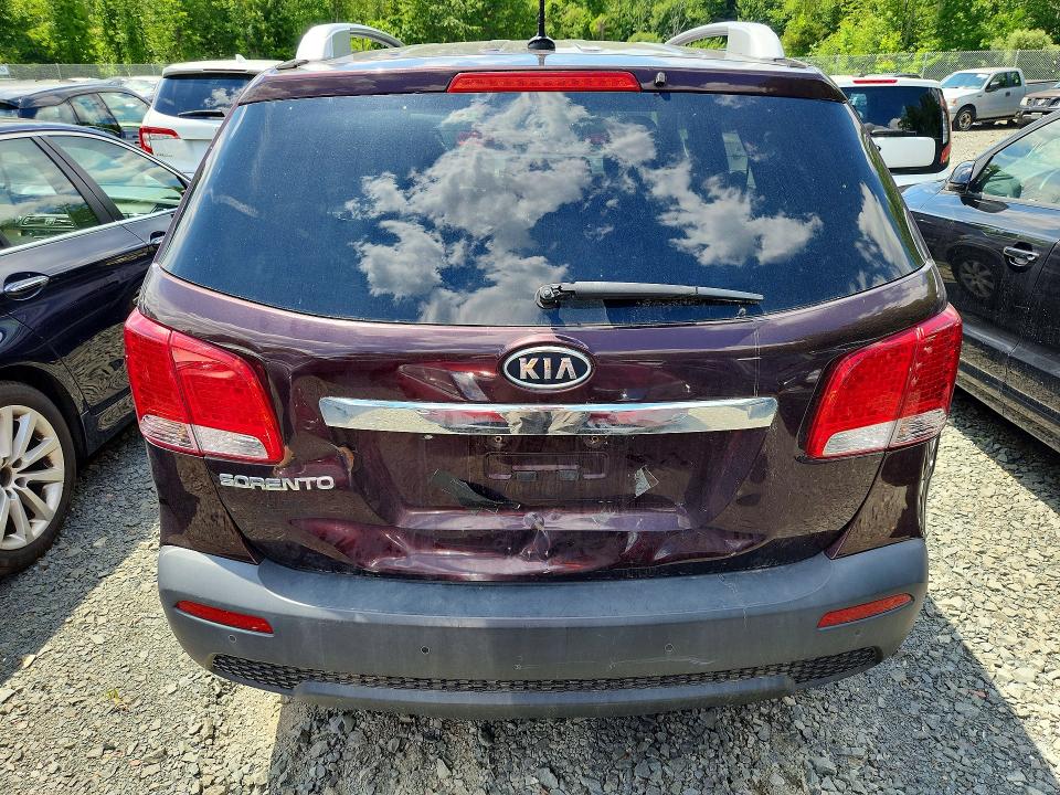 2011 Kia Sorento მანქანა იყიდება აუქციონზე, vin: 5XYKT3A12BG097689, აუქციონის ნომერი: 53670226
