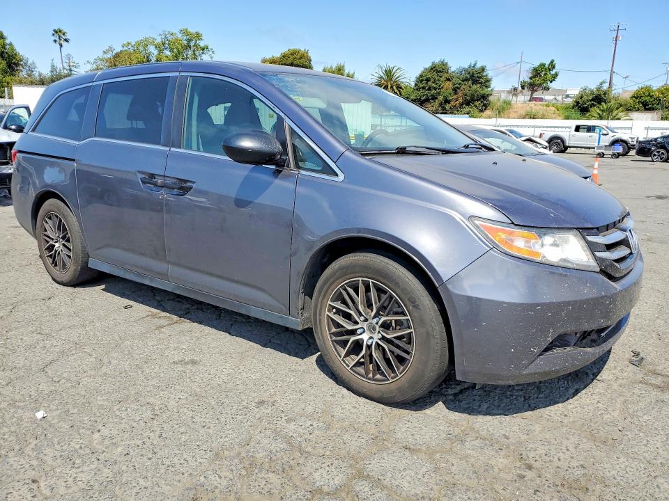 57330486 :رقم المزاد ، 5FNRL5H28GB123574 vin ، 2016 Honda Odyssey مزاد بيع