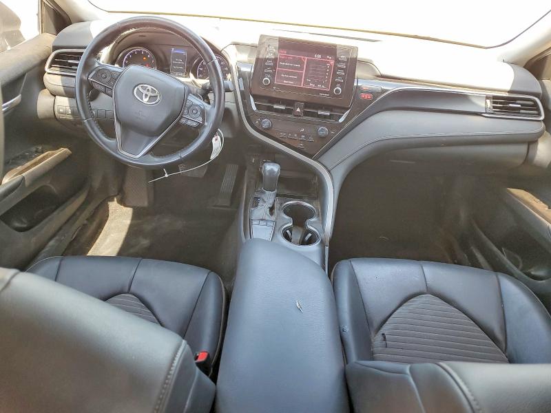 57590886 :رقم المزاد ، 4T1G11AK3NU667626 vin ، 2022 Toyota Camry مزاد بيع