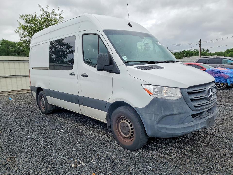 57910576 :رقم المزاد ، W1Y4DBHY2MT045467 vin ، 2021 Mercedes-benz Sprinter مزاد بيع