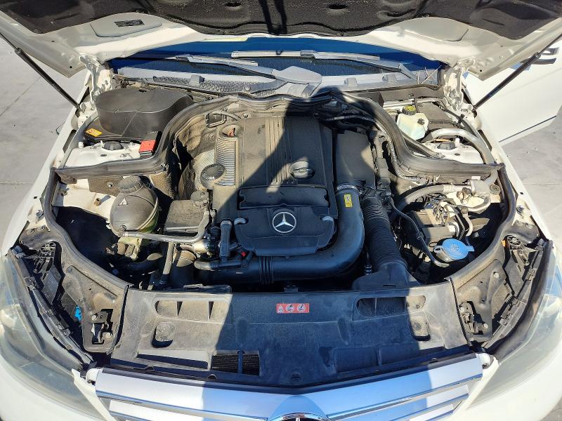 Продажа на аукционе авто 2013 Mercedes-benz C, vin: WDDGF4HB1DR285504, номер лота: 55754296