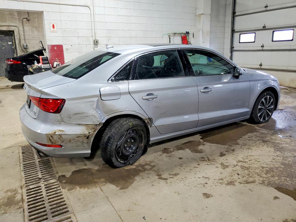 Продажа на аукционе авто 2015 Audi A3, vin: WAUEFGFFXF1033354, номер лота: 57698396