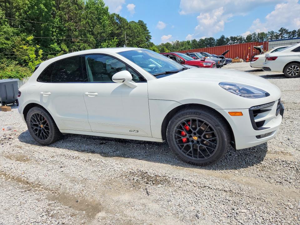 Auction sale of the 2018 Porsche Macan, vin: WP1AG2A5XJLB65008, lot number: 56733186