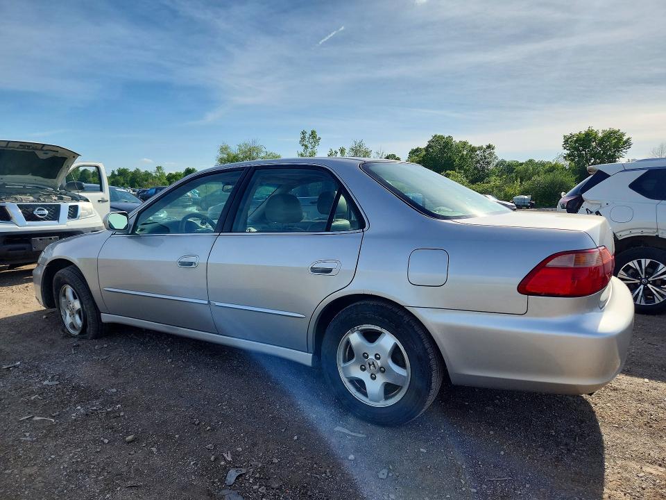 57128586 :رقم المزاد ، 1HGCG1653XA065691 vin ، 1999 Honda Accord مزاد بيع