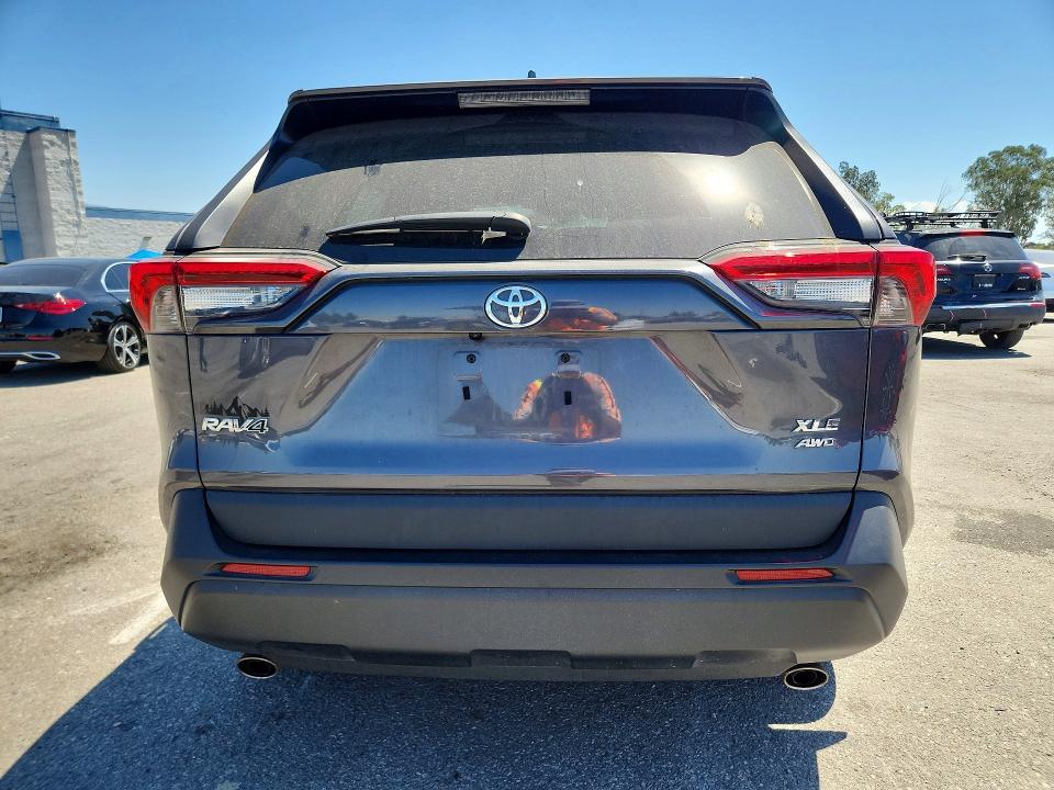Продаж на аукціоні авто 2021 Toyota Rav4, vin: 2T3A1RFV5MW224715, номер лоту: 57606846