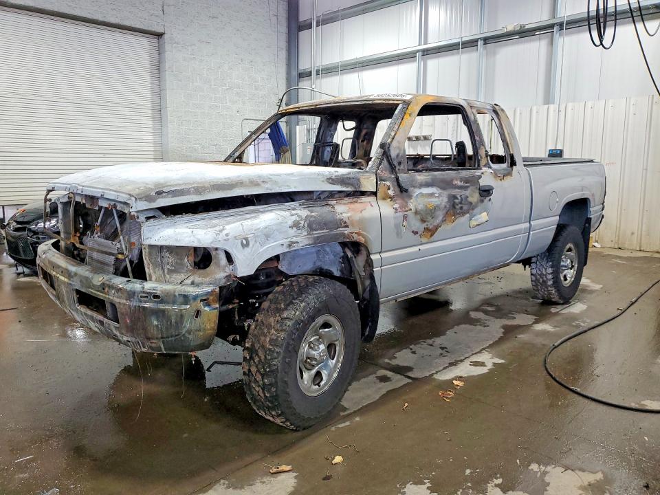 56252606 :رقم المزاد ، 3B7HF13Y4WG142753 vin ، 1998 Dodge Ram 1500 مزاد بيع