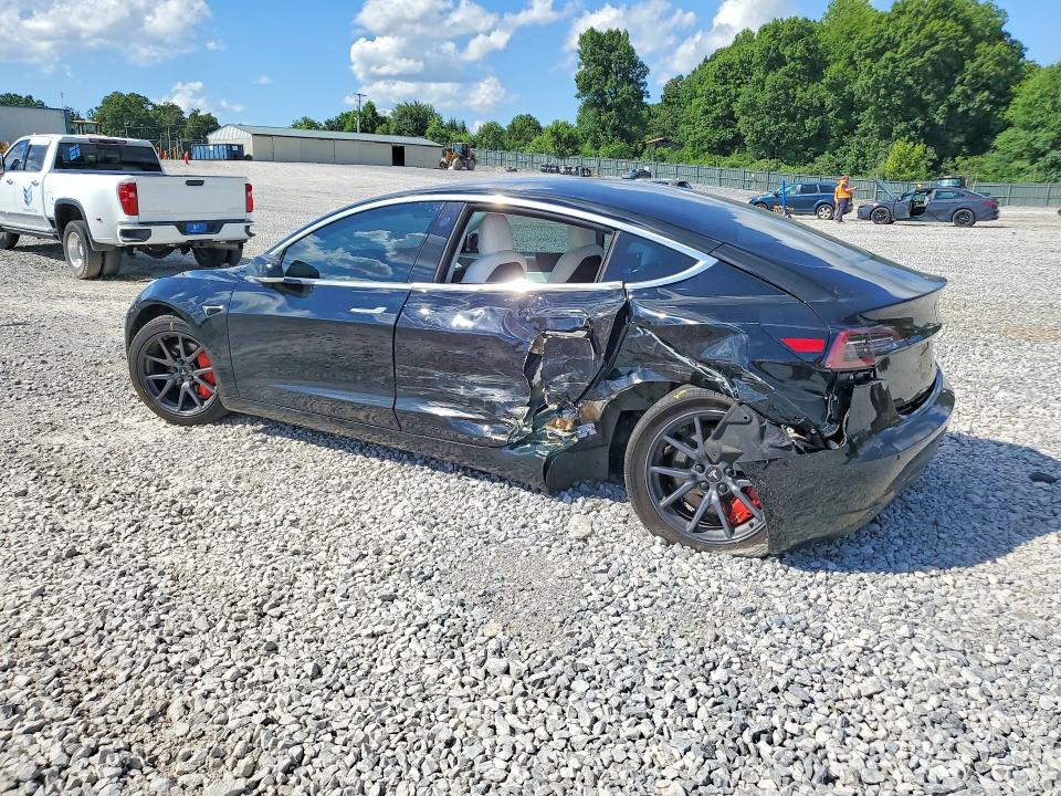 58030086 :رقم المزاد ، 5YJ3E1EB5JF097004 vin ، 2018 Tesla Model 3 مزاد بيع