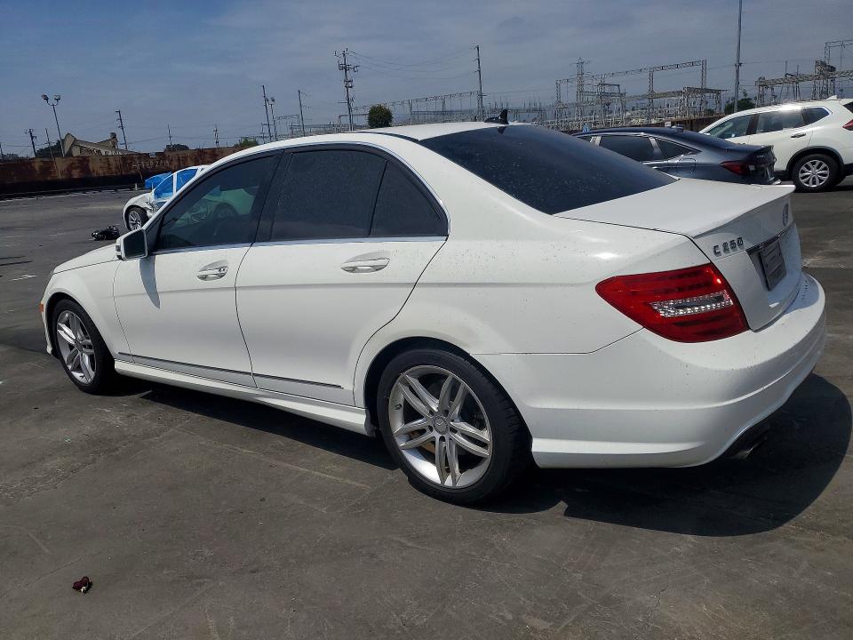 2013 Mercedes-benz C მანქანა იყიდება აუქციონზე, vin: WDDGF4HB7DA827901, აუქციონის ნომერი: 56148476