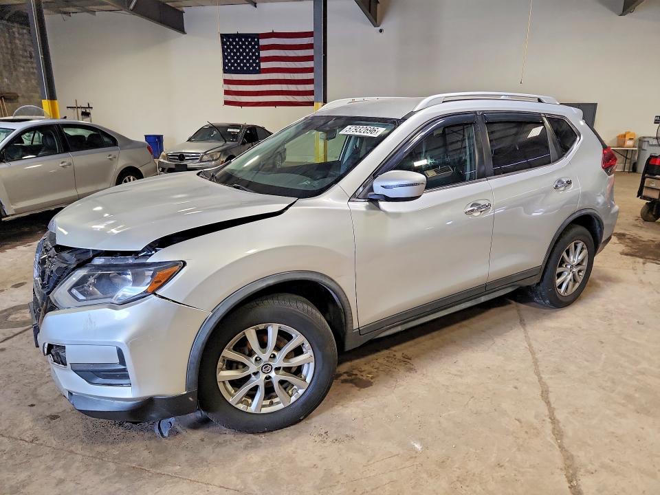 57932696 :رقم المزاد ، KNMAT2MV8JP528892 vin ، 2018 Nissan Rogue مزاد بيع