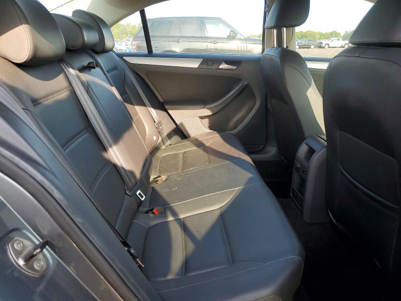 58716006 :رقم المزاد ، 3VWD17AJXEM249888 vin ، 2014 Volkswagen Jetta مزاد بيع