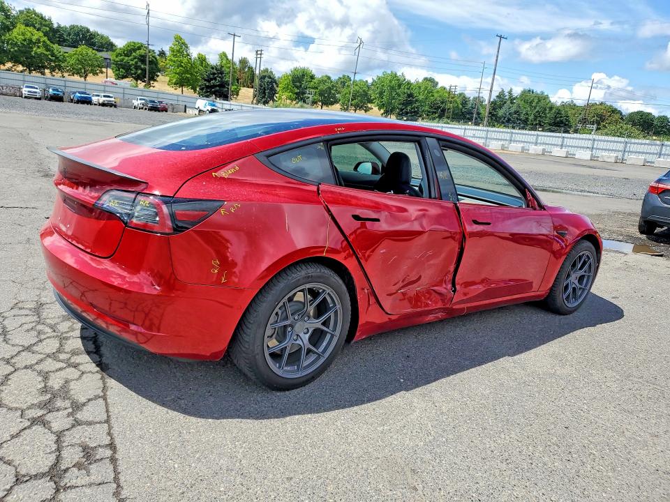 56634256 :رقم المزاد ، 5YJ3E1EA4JF040980 vin ، 2018 Tesla Model 3 مزاد بيع