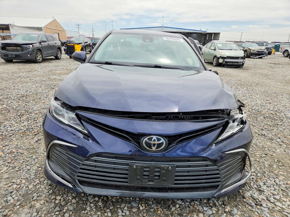 56459686 :رقم المزاد ، 4T1C11AK0NU671597 vin ، 2022 Toyota Camry مزاد بيع