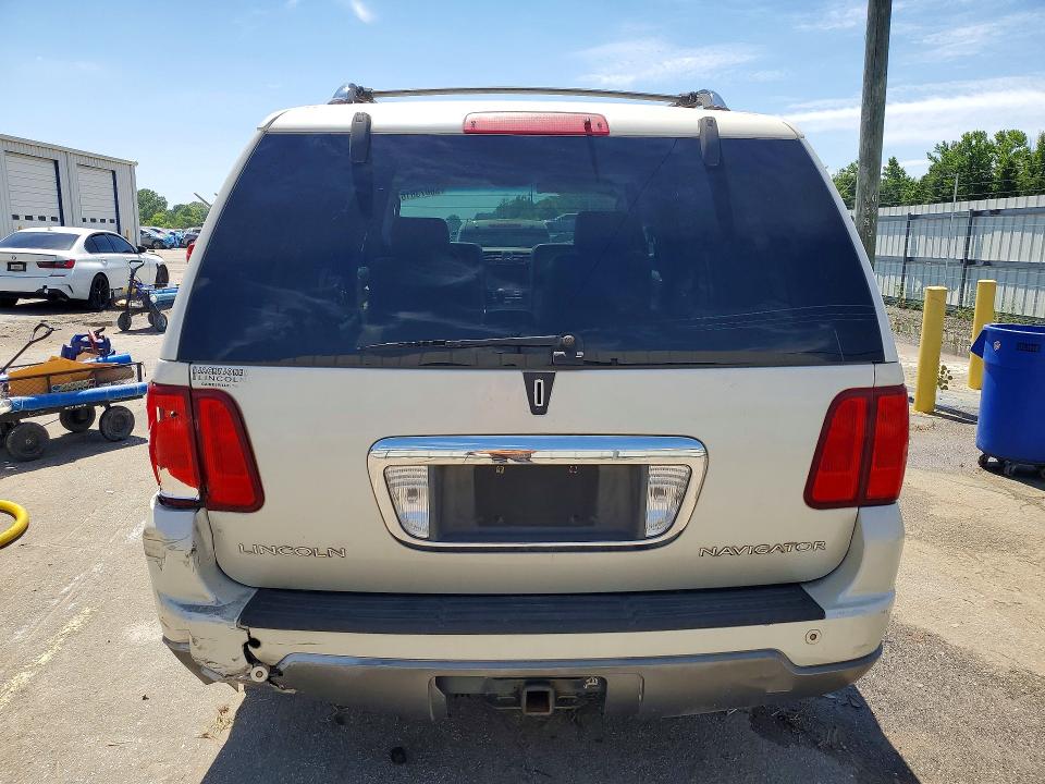 Продажа на аукционе авто 2004 Lincoln Navigator, vin: 5LMFU27R14LJ40098, номер лота: 56073816