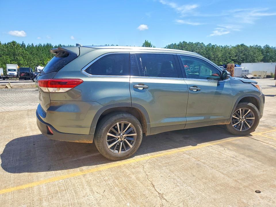 2019 Toyota Highlander მანქანა იყიდება აუქციონზე, vin: 5TDKZRFH2KS349533, აუქციონის ნომერი: 58612706