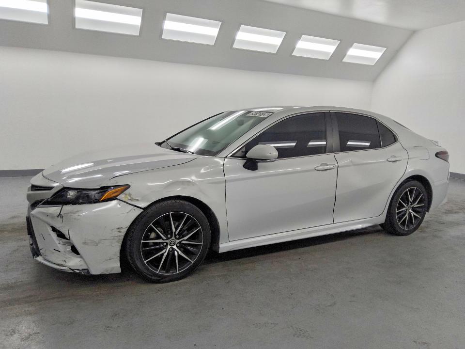 Продажа на аукционе авто 2022 Toyota Camry, vin: 4T1G11AKXNU061806, номер лота: 54143726