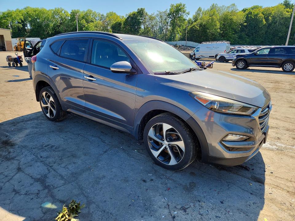 56031836 :رقم المزاد ، KM8J3CA20GU203885 vin ، 2016 Hyundai Tucson مزاد بيع