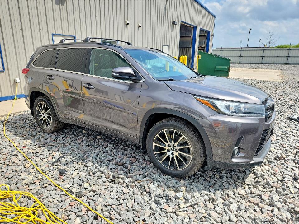 Продаж на аукціоні авто 2018 Toyota Highlander, vin: 5TDJZRFH0JS544119, номер лоту: 59060116