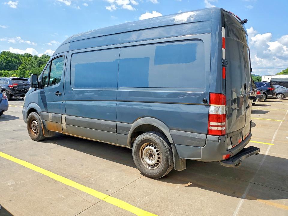 57647606 :رقم المزاد ، WD3PE7CD2JP623436 vin ، 2018 Mercedes-benz Sprinter مزاد بيع