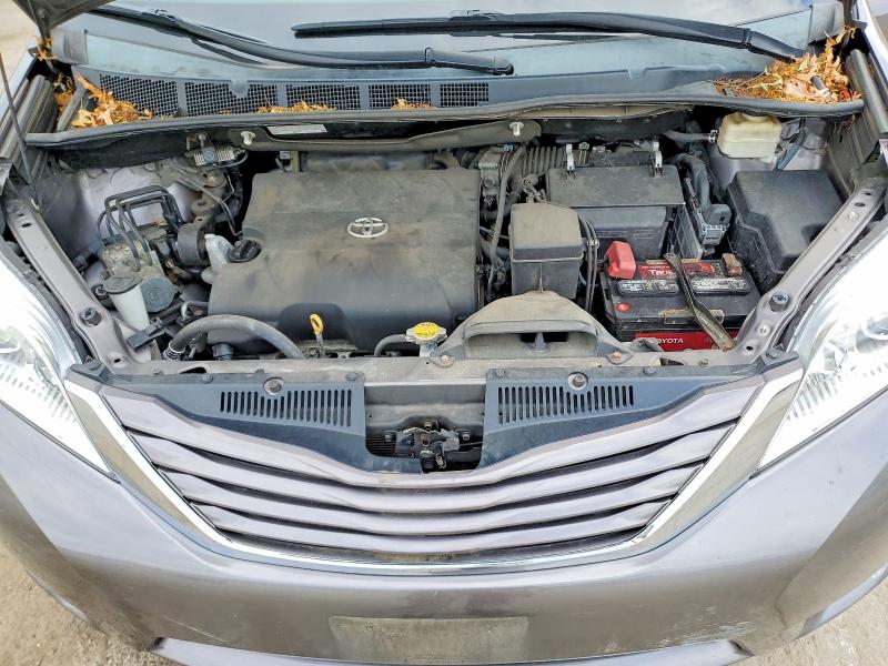 57293596 :رقم المزاد ، 5TDJK3DCXFS127171 vin ، 2015 Toyota Sienna مزاد بيع