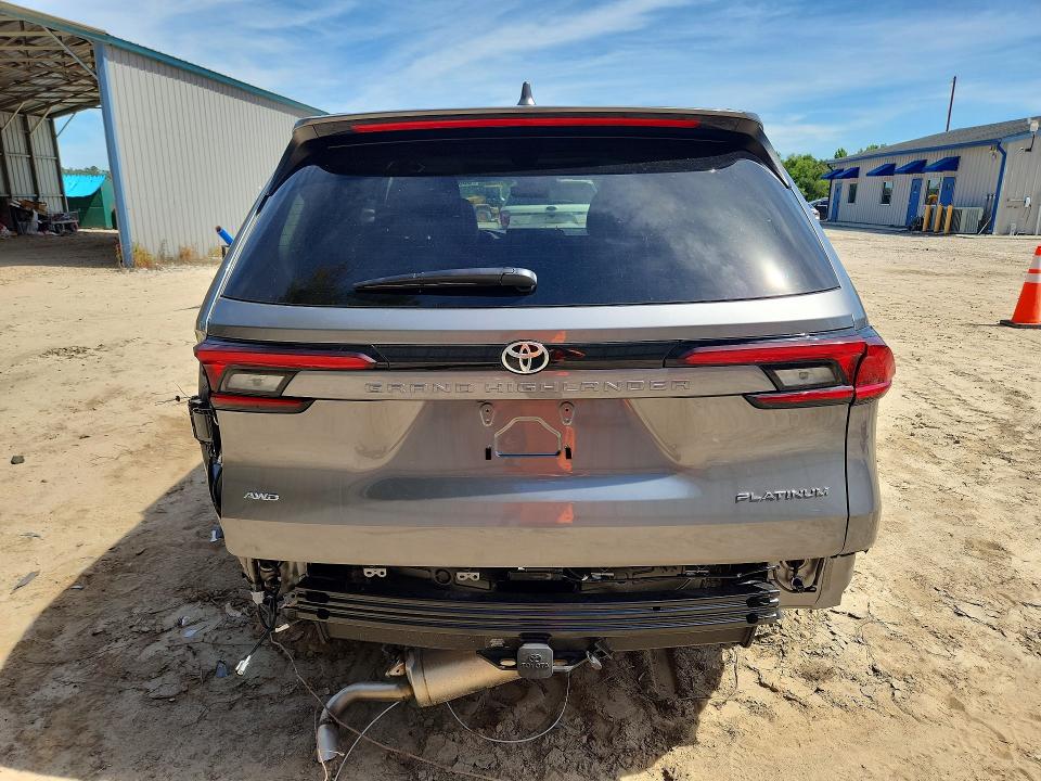2026 Toyota Grand Highlander მანქანა იყიდება აუქციონზე, vin: 5TDAAAB56TS120824, აუქციონის ნომერი: 55843506