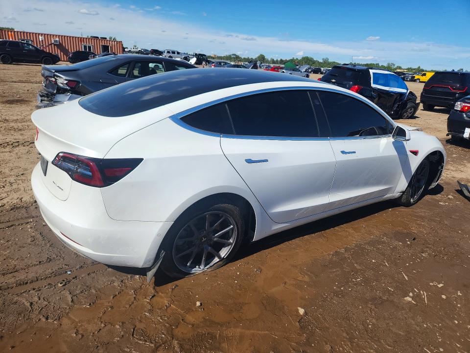 57870706 :رقم المزاد ، 5YJ3E1EB6KF193807 vin ، 2019 Tesla Model 3 مزاد بيع