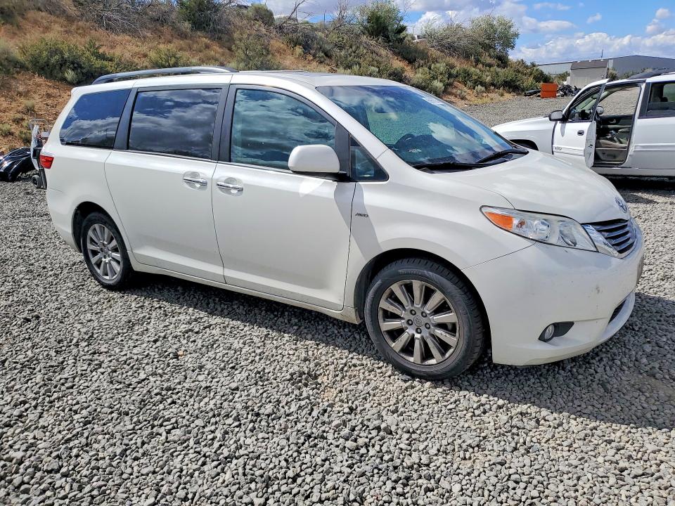 Продажа на аукционе авто 2017 Toyota Sienna, vin: 5TDDZ3DC2HS183102, номер лота: 85967625