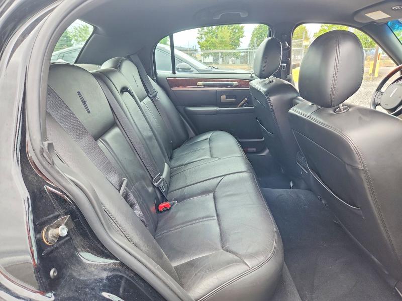 58930606 :رقم المزاد ، 2LNBL8CV2AX613239 vin ، 2010 Lincoln Town Car مزاد بيع