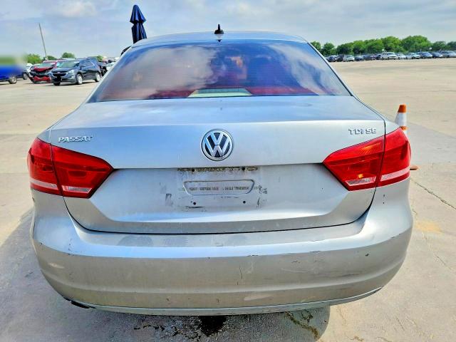 55812176 :رقم المزاد ، 1VWBN7A31DC033666 vin ، 2013 Volkswagen Passat مزاد بيع