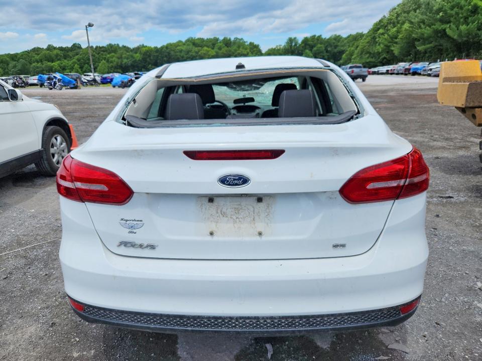 57656526 :رقم المزاد ، 1FADP3F22HL323182 vin ، 2017 Ford Focus مزاد بيع