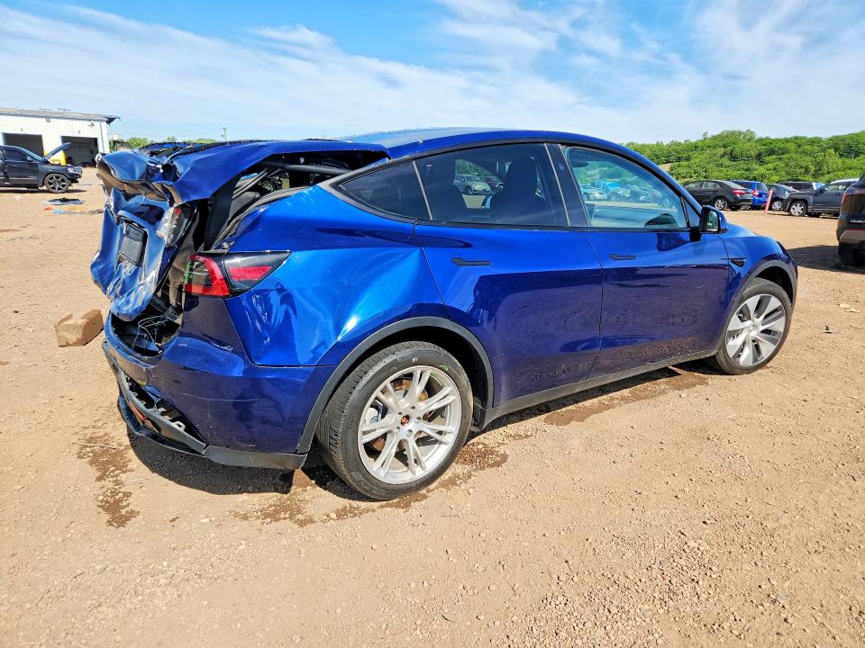 Продажа на аукционе авто 2023 Tesla Model Y, vin: 7SAYGDEE0PA205372, номер лота: 55579156