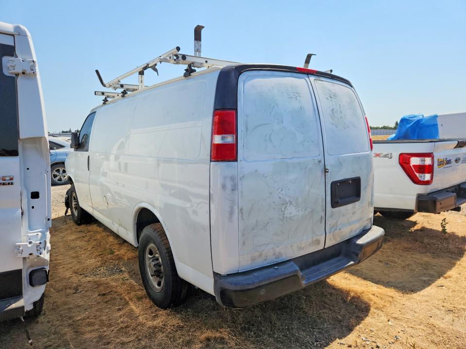 55697176 :رقم المزاد ، 1GCWGAF75M1178440 vin ، 2021 Chevrolet Express G2500 مزاد بيع