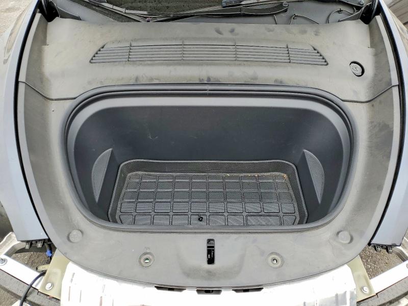 58719786 :رقم المزاد ، 7SAYGDEDXSF314294 vin ، 2025 Tesla Model Y مزاد بيع