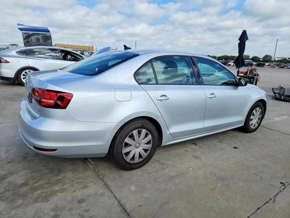 56472776 :رقم المزاد ، 3VW267AJ0GM261060 vin ، 2016 Volkswagen Jetta مزاد بيع