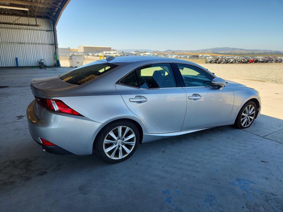 56171116 :رقم المزاد ، JTHBF1D22F5050661 vin ، 2015 Lexus Is مزاد بيع
