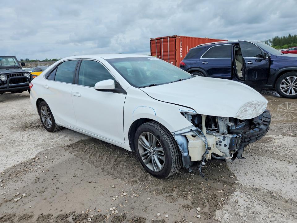 56935356 :رقم المزاد ، 4T1BF1FK6FU884562 vin ، 2015 Toyota Camry مزاد بيع