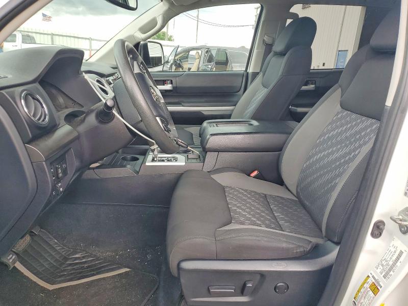 55428336 :رقم المزاد ، 5TFDW5F11JX775414 vin ، 2018 Toyota Tundra مزاد بيع
