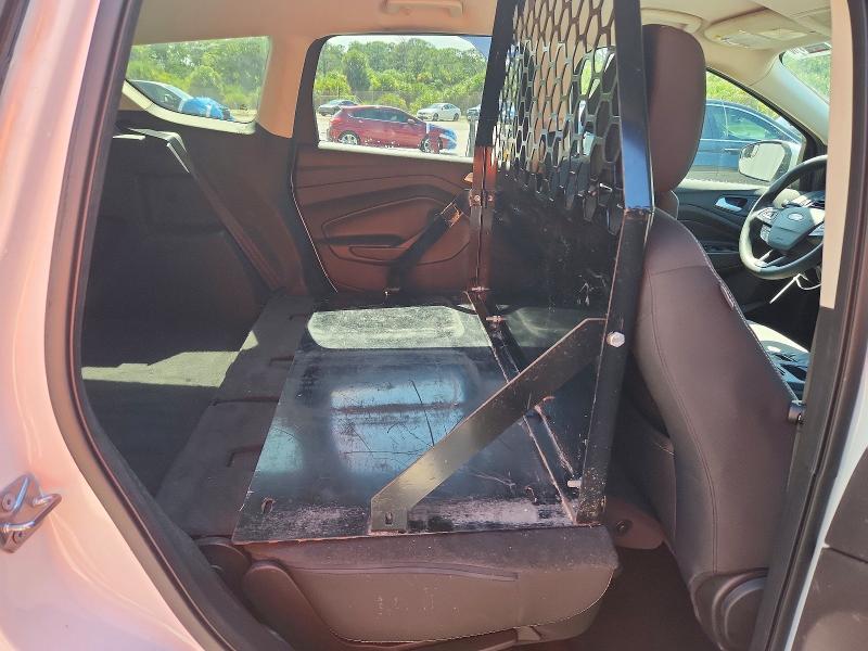 58627586 :رقم المزاد ، 1FMCU0GD9JUC07454 vin ، 2018 Ford Escape مزاد بيع