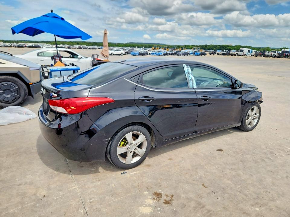 2011 Hyundai Elantra მანქანა იყიდება აუქციონზე, vin: KMHDH4AE5BU135381, აუქციონის ნომერი: 56965946