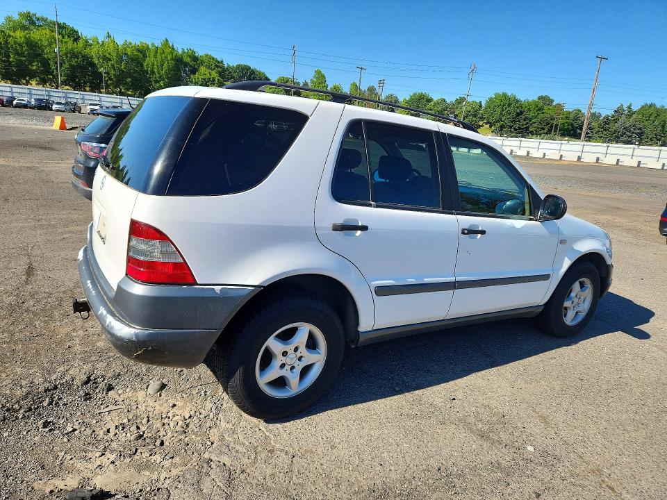 1999 Mercedes-benz Ml მანქანა იყიდება აუქციონზე, vin: 4JGAB54E5XA080557, აუქციონის ნომერი: 55615566