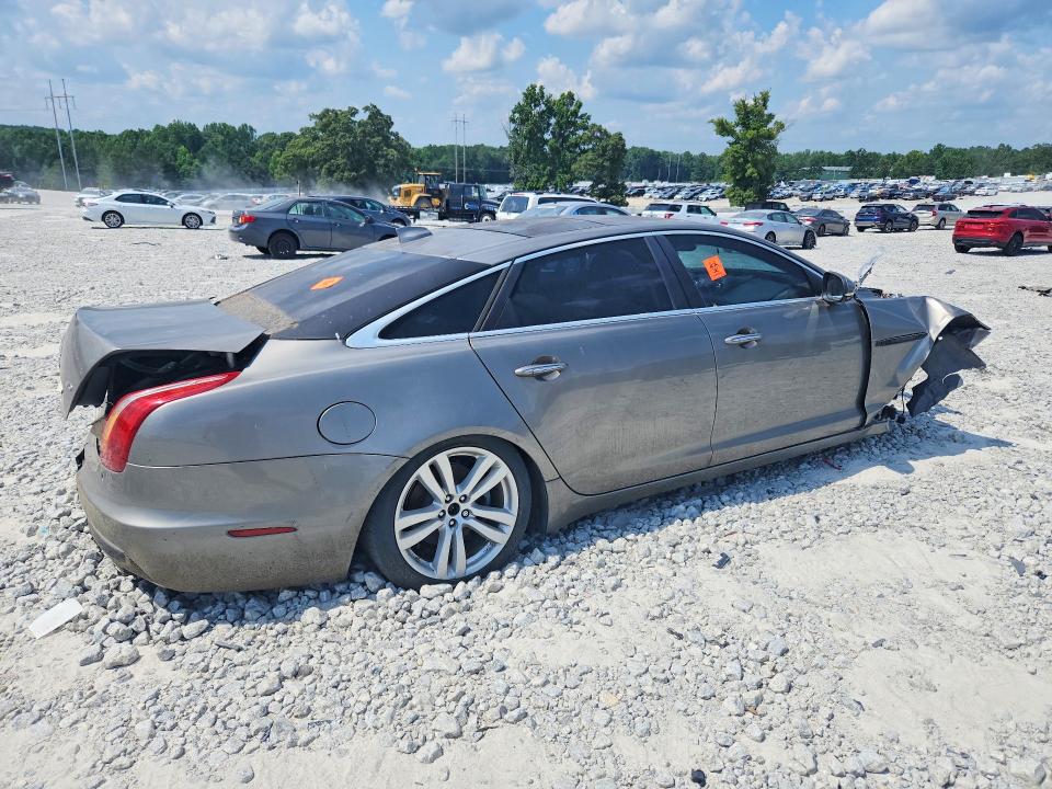 2017 Jaguar Xjl მანქანა იყიდება აუქციონზე, vin: SAJWA2G71H8W05956, აუქციონის ნომერი: 59382606