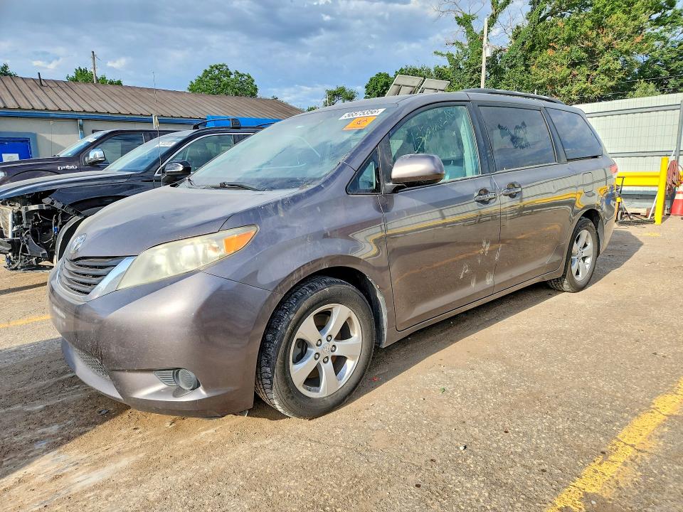 Aukcja sprzedaży 2013 Toyota Sienna, vin: 5TDKK3DC0DS323864, numer aukcji: 56575356