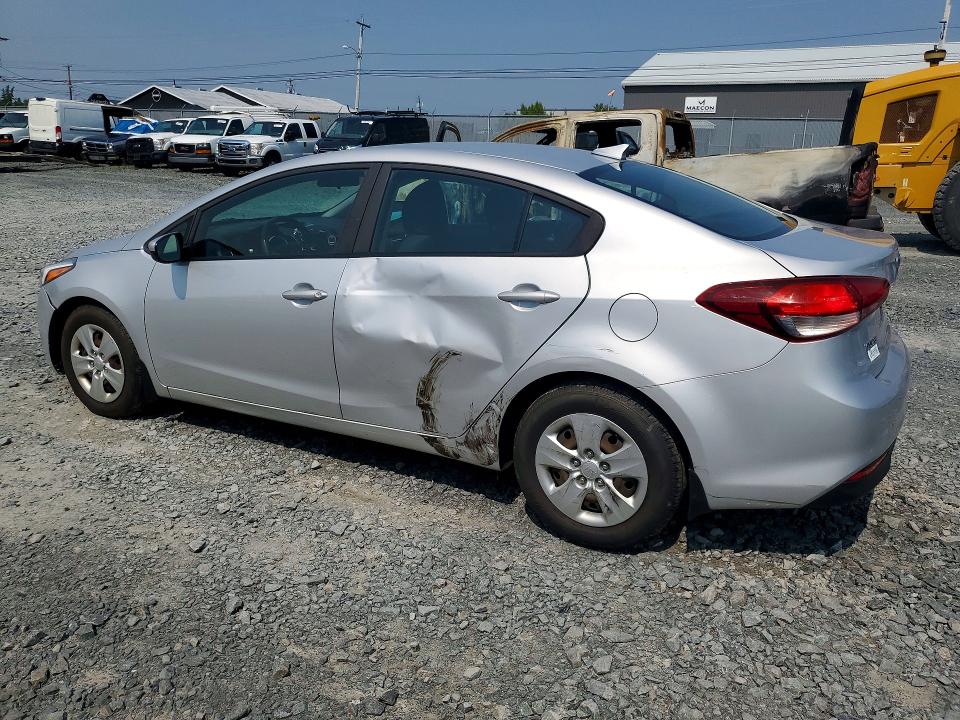 2017 Kia Forte მანქანა იყიდება აუქციონზე, vin: 3KPFL4A77HE120675, აუქციონის ნომერი: 58672696