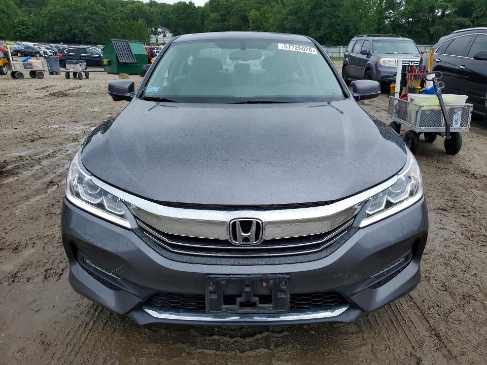 57726026 :رقم المزاد ، 1HGCR2F88HA201213 vin ، 2017 Honda Accord مزاد بيع